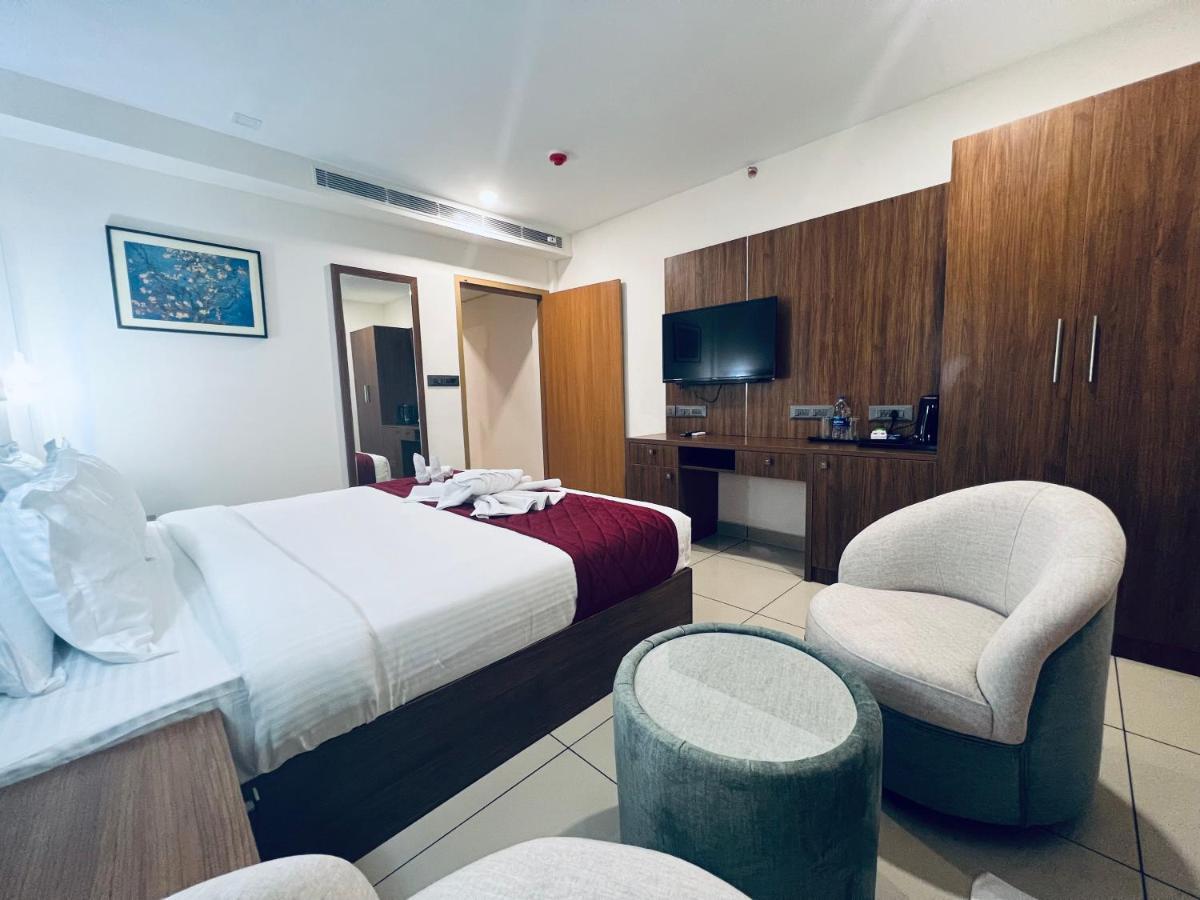 Hotel Seapark โกลลัม ภายนอก รูปภาพ