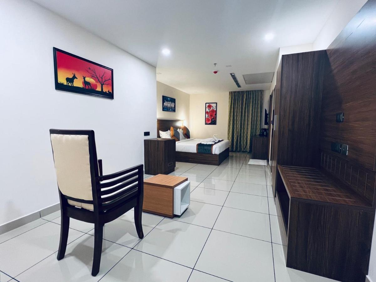Hotel Seapark โกลลัม ภายนอก รูปภาพ